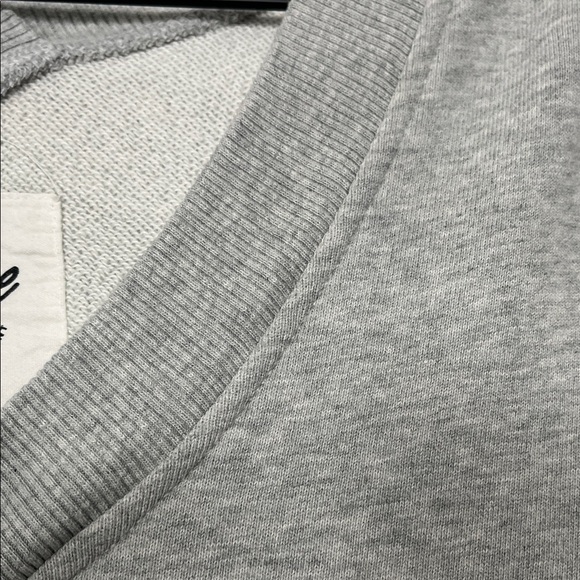 Aerie Heather Gray V-Neck Sweater - Picture 4 of 9